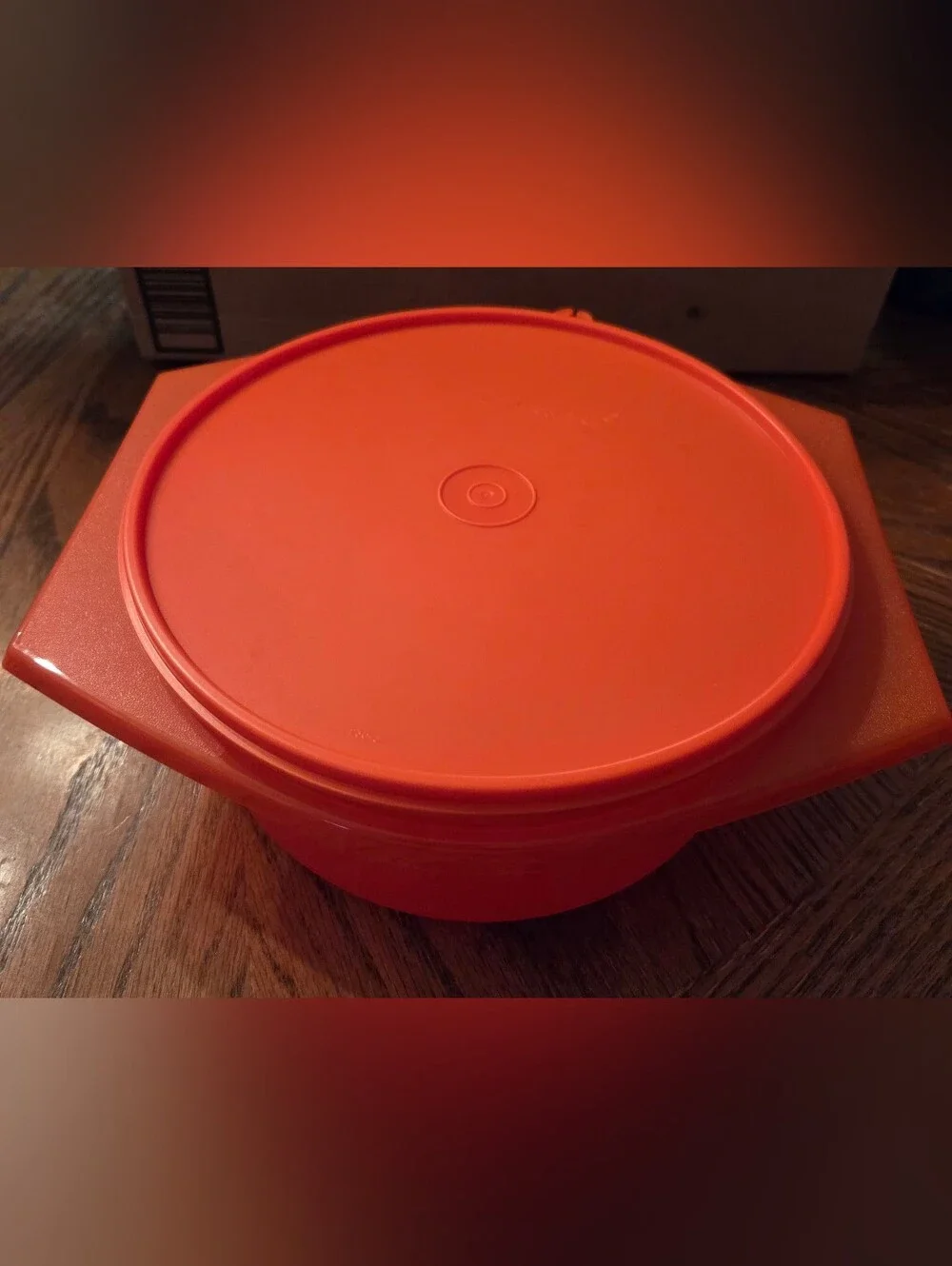 TUPPERWARE LARGE TORTILLA KEEPER